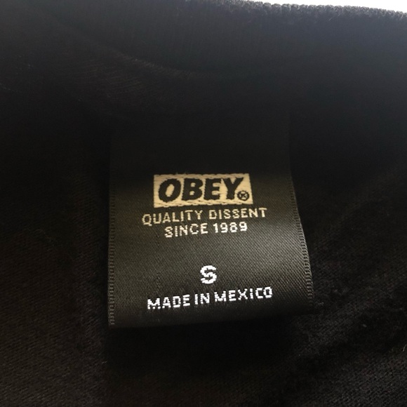 Obey Skull In Flower Graphic Design Women’s Fitted Tee Black And Purple Size S - Picture 4 of 6